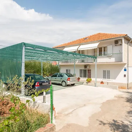 Dunja Apartman Slatine